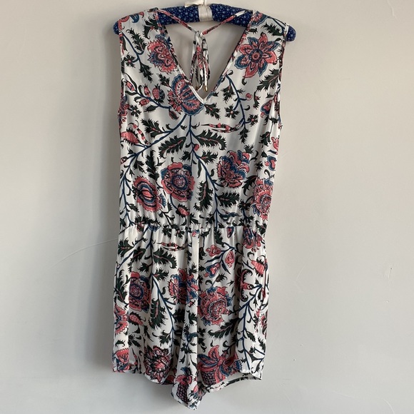 Floral Sleeveless Romper - Picture 4 of 6